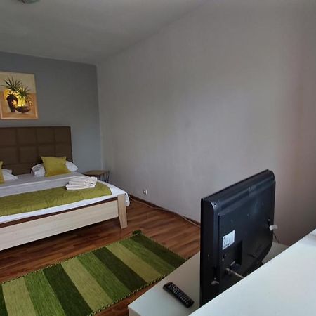 Magic Studio Hunedoara Apartment Exterior photo