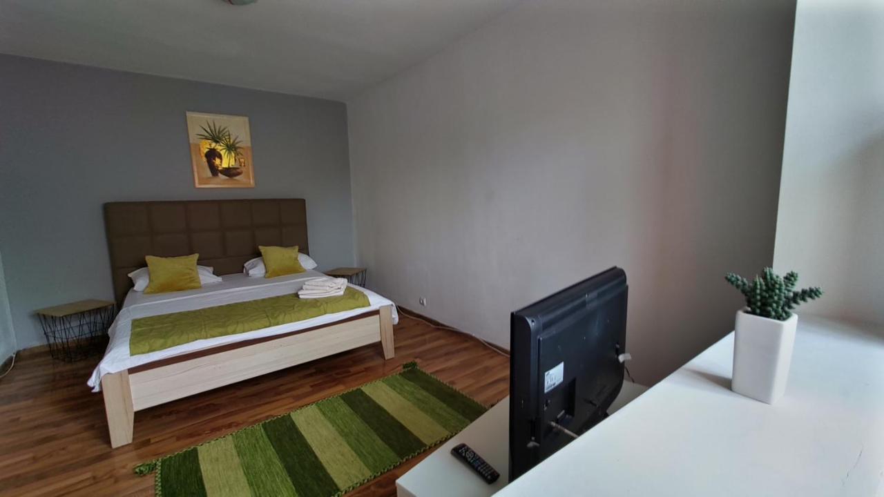 Magic Studio Hunedoara Apartment Exterior photo